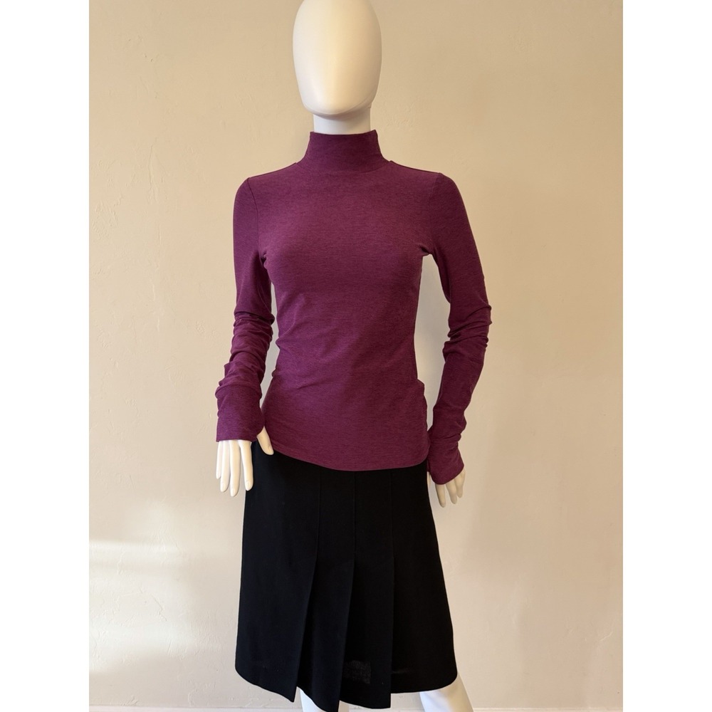 Soft comfy Beyond Yoga Purple Mock Neck Long Sleeve Thumb Holes Athletic Top XS